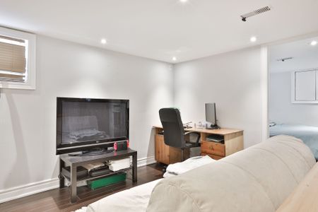 For Lease - 207 Cedarvale Avenue Unit# Lower, Toronto, Ontario - Photo 4