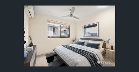 Contemporary Comfort with Outdoor Entertaining - Waterfront Views! - Photo 3