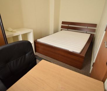 4 bedroom townhouse to rent - Photo 5