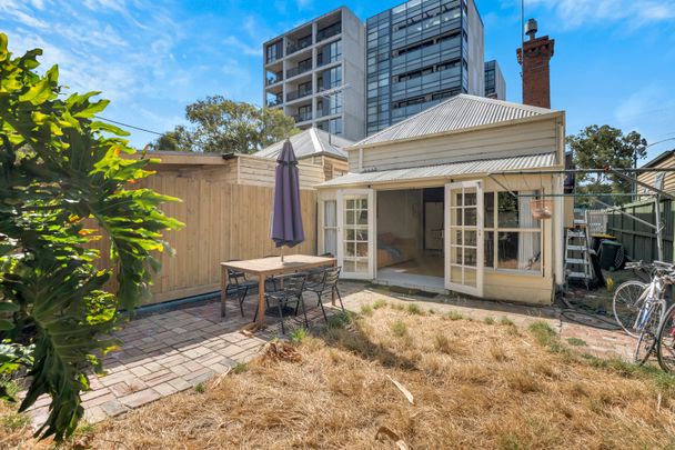 25 Little Gold Street, Brunswick VIC 3056 - House For Rent | Domain - Photo 1