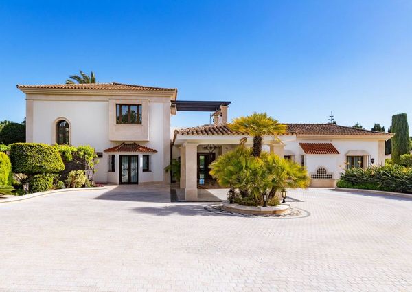 Luxury Villa for rent in Marbella Del Este, Andalusia