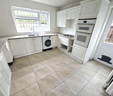 Steli Avenue, Canvey Island, Canvey Island, SS8 - Photo 1