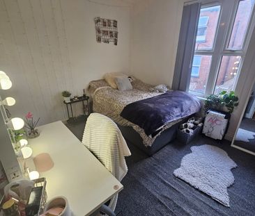 5 Bed - 84 Royal Park Road, Hyde Park, Leeds - LS6 1JJ - Student - Photo 4