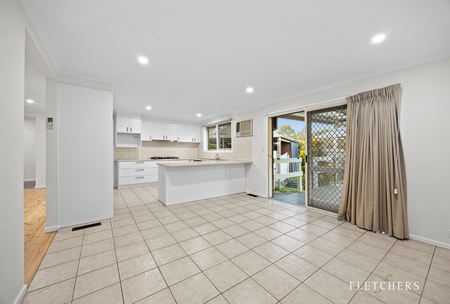 10 Lilian Parade, Ringwood VIC 3134 - House For Rent | Domain - Photo 4
