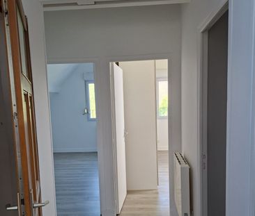 Dans un petit immeuble 3 pièces au 2e et dernier étage avec 2 place... - Photo 6