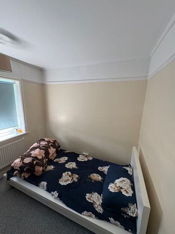 5 bed house to rent in Larkman Lane, Norwich, NR5 - Photo 2