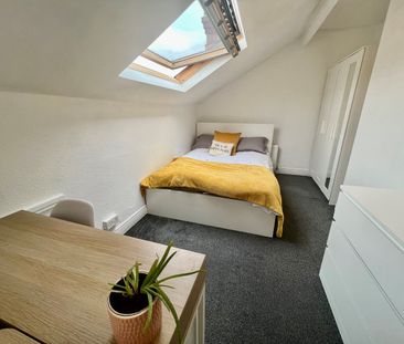 Room in a Shared House, Stanmore Place, LS4 - Photo 3