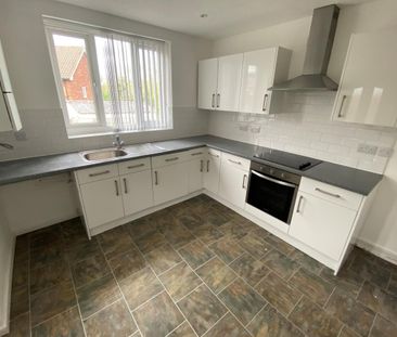 2 bedroom maisonette to rent - Photo 2