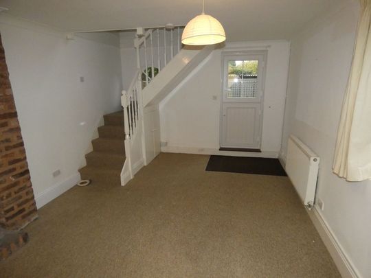 1 bed House - To Let - Photo 1