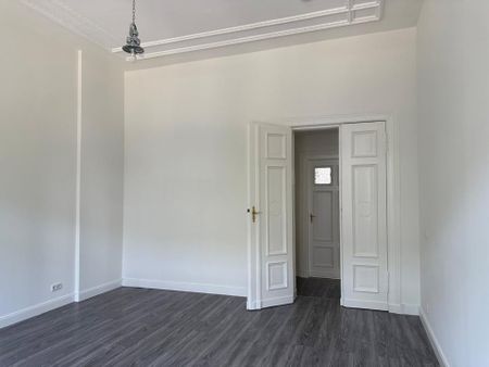 Altbauflair in bester Lage, großzügige 3-Raum-Wohnung inkl. neuwertiger Einbauküche! - Photo 5