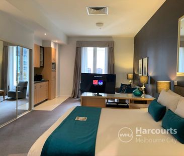 Spacious Studio on Charming Collins Street! - Photo 3