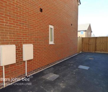2 bedroom semi-detached house to rent - Photo 2