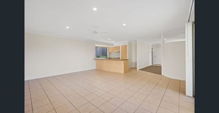 Immaculate Family Home - Photo 4