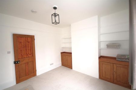 4 bedroom house to rent - Photo 2