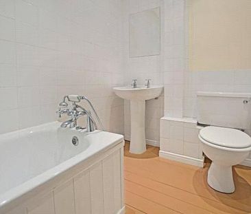 2 bedroom semi-detached house to rent - Photo 4
