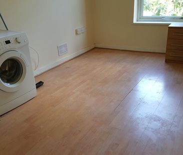 1 bedroom property to rent - Photo 2