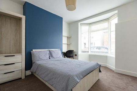 4 bedroom terraced house to rent - Photo 5