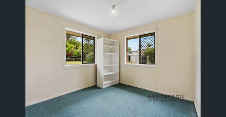 NEAT BRICK CHARMER IN A WALK-TO-EVERYTHING LOCATION - Photo 3