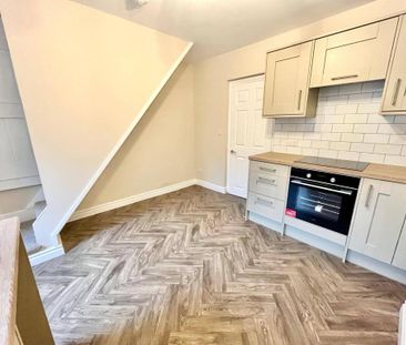 2 bedroom terraced house to rent - Photo 4