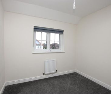 4 bedroom detached house to rent - Photo 2