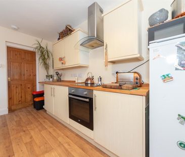 2 Bed End Terrace, Ferndale Road, LU1 - Photo 1