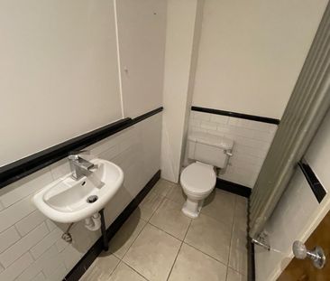 Room in a Shared Flat, High Road, NW10 - Photo 5