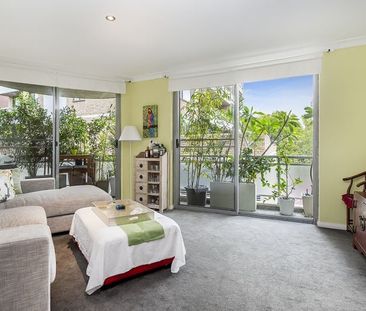Perfect Potts Point Apartment - Photo 3