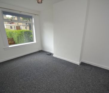 3 bed flat to rent in Colinslie Road, Glasgow, G53 - Photo 4