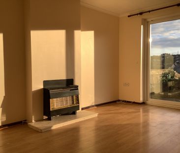 South View, Penryn - Photo 1