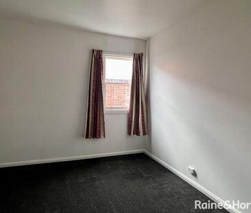 Large Renovated Unit - Photo 3