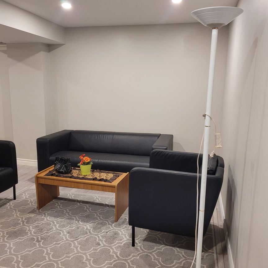 For Lease - 7 Billingham Heights Unit# Bsmt, Aurora, Ontario - Photo 1