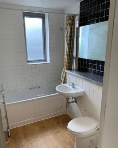 2 Bed Flat, Kingsley Mews, IG1 - Photo 4