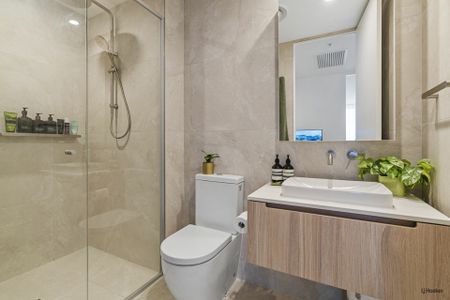 Coastal Luxury One-Bedroom Furnished Apartment � Steps To Beach! - Photo 5