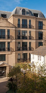 Russell Mews - Photo 4