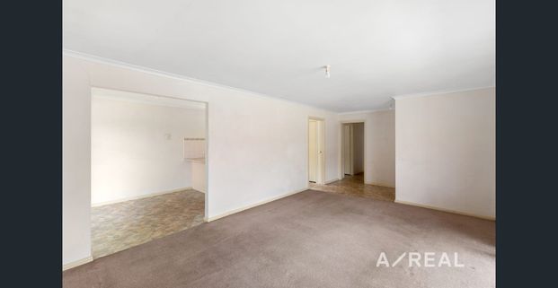 Cozy Three-Bedroom Rental: Ideal for First-Timers or Small Families! - Photo 1