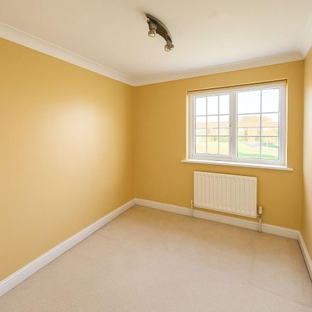 3 bedroom semi-detached house to rent - Photo 3