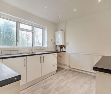 2 bedroom maisonette to rent - Photo 2