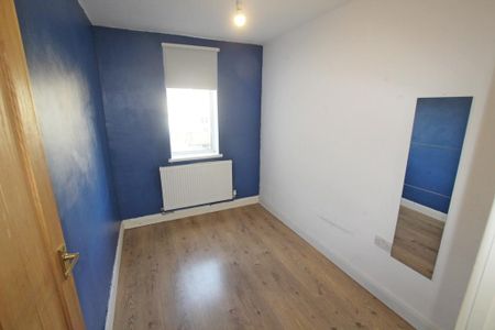 4 bedroom terraced house to rent - Photo 3