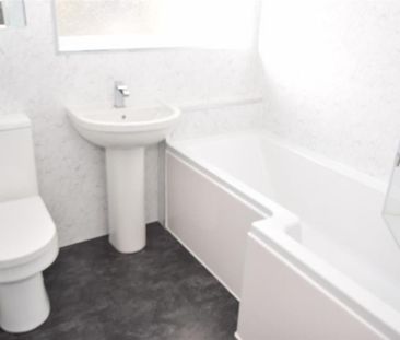 3 bedroom end of terrace house to rent - Photo 6