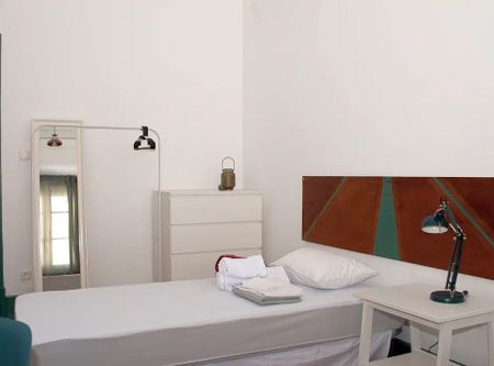 Alameda Dom Afonso Henriques, Lisbon, Lisbon 1900-180 - Photo 2