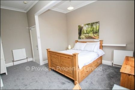 7 Bedroom House near Leeds University - Photo 5