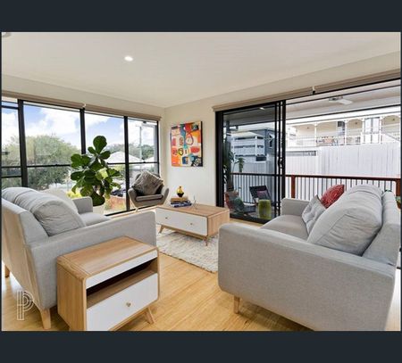 30A Woolcock Street, Red Hill, Qld 4059 - Photo 4