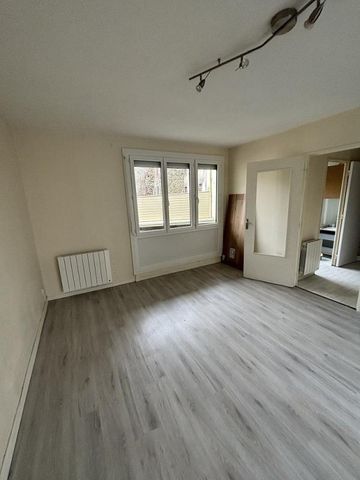 Location Appartement 1 pièce 36m² GRANVILLE 50400 - Photo 2