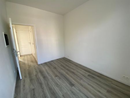 RUIM APPARTEMENT MET 2 SLAAPKAMERS EN TERRAS! - Photo 3