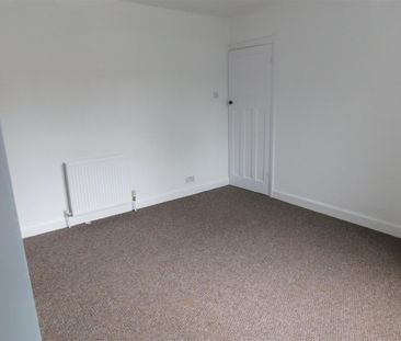 Bucks Hill, Nuneaton - Photo 5