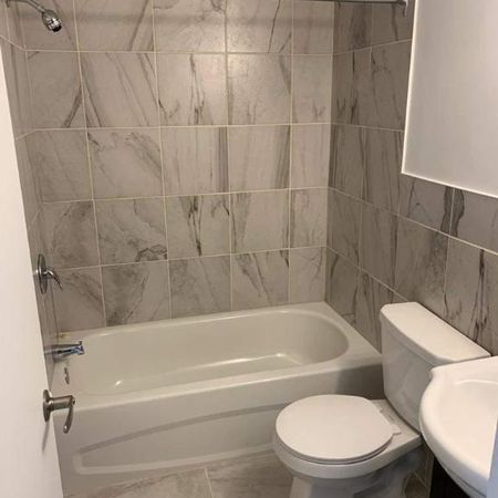 1 CH - 1 SDB - Laval - $1,300 /mo - Photo 3
