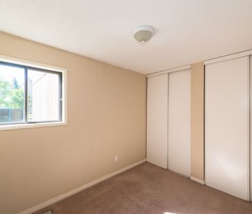 Warwick Apartments - Photo 4