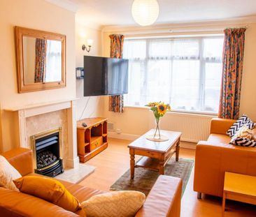 6 bedroom house to rent - Photo 2