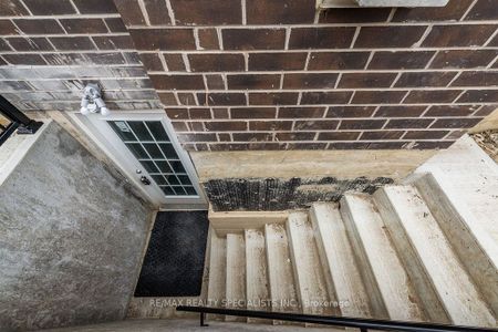 For Lease - 9 Boothill Drive, Brampton, Ontario - Photo 2