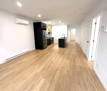 Grand Appartement 4 ½ à Louer – Rénové A - Photo 2
